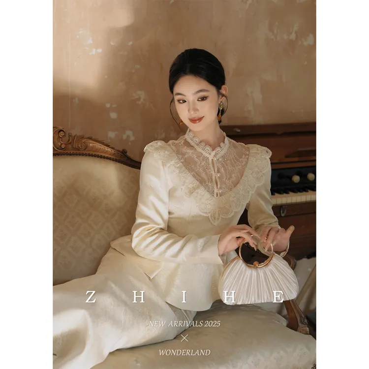 无艳一禾【温蒂小姐】法式千金提花蕾丝收腰上衣+半裙