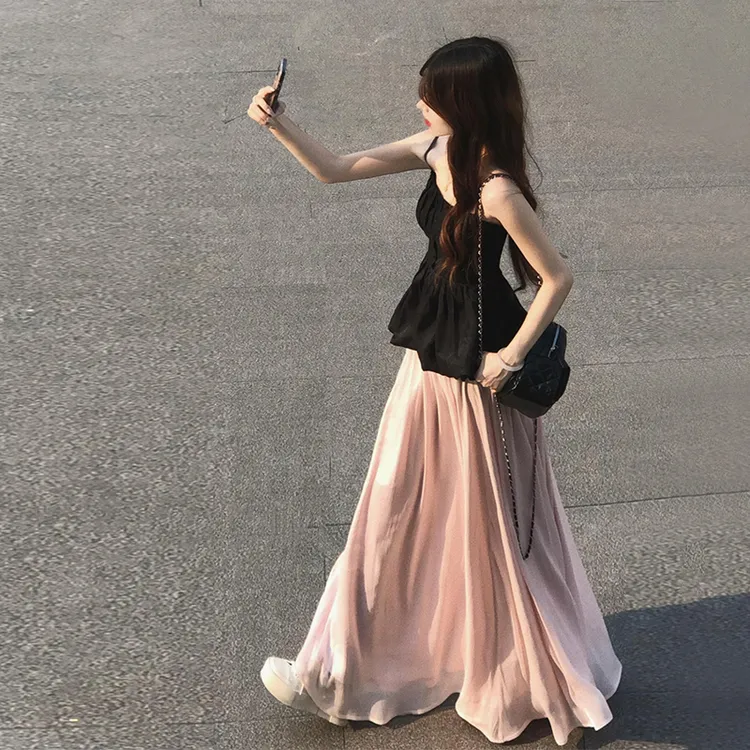 法式紫色吊带连衣裙子女装夏季2025新款爆款海边度假穿搭套装长裙