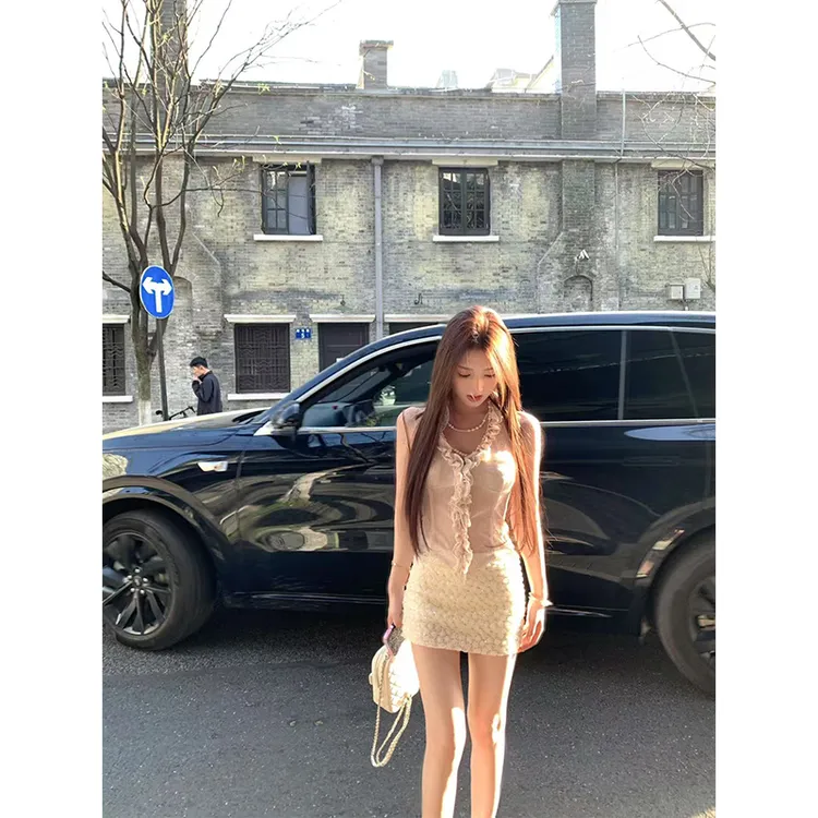 纯欲风小众设计感V领挂脖绝美精致上衣高腰修身显瘦百搭短裙子女