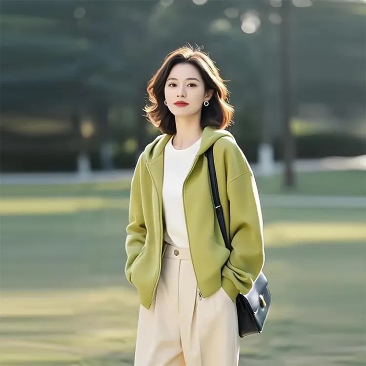 小众不撞款绿色卫衣外套女款2025新款春秋季今年流行连帽休闲上衣