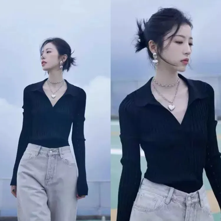 周雨彤同款上衣女秋明星花儿与少年毛衣V领polo领黑色打底针织衫