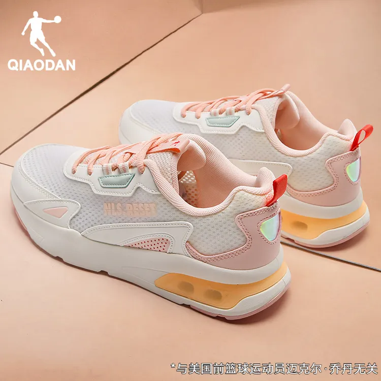 中国乔丹女鞋运动鞋女2025春季新款透气网面潮鞋街拍学生百搭休闲