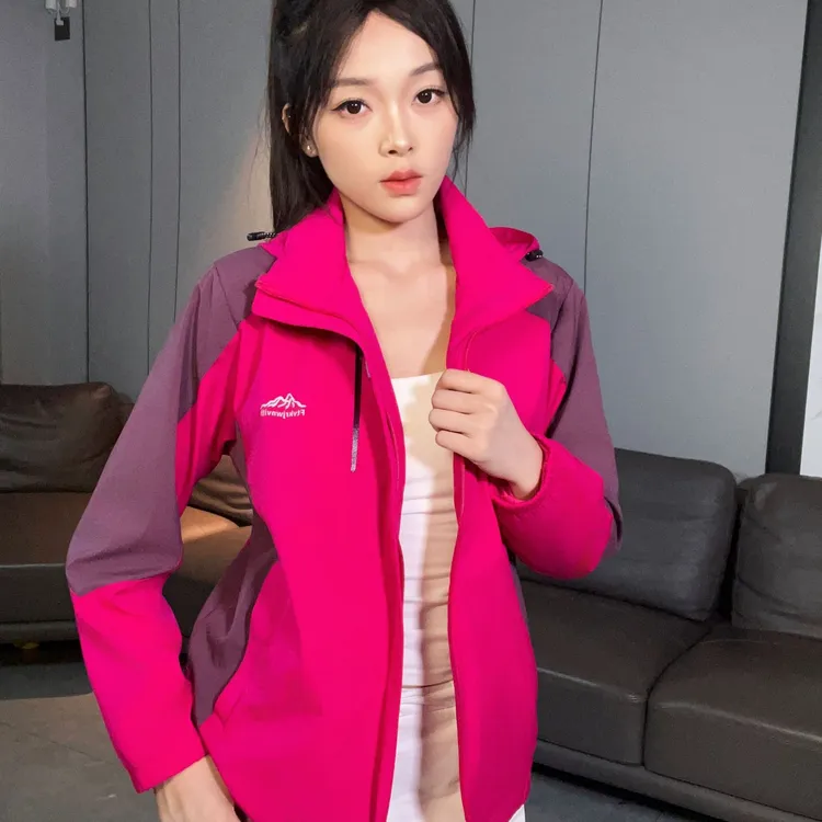 2025秋季款大码冲锋衣正肩版型透气百搭晨练穿短外套秋季游玩穿搭