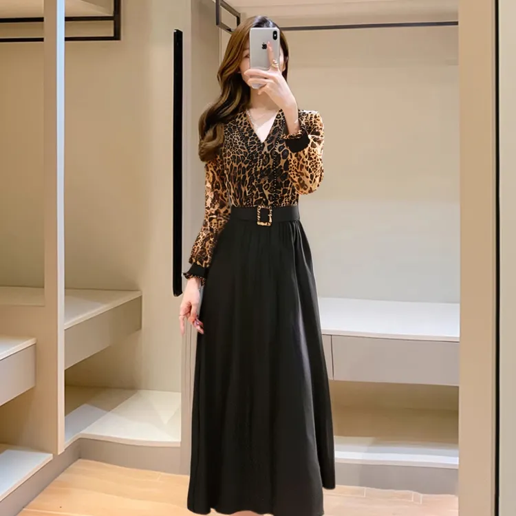 A有里布豹纹衬衫黑色连衣裙珍珠项链手提包优雅女士时尚穿搭D0608