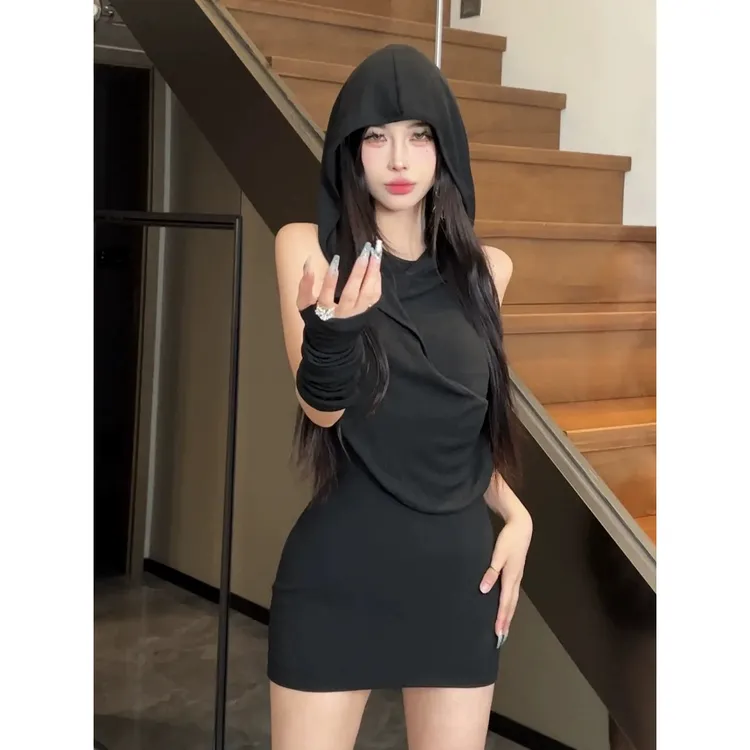 莲叶复古黑色连帽连衣裙女设计感修身显瘦带袖套无袖短裙子