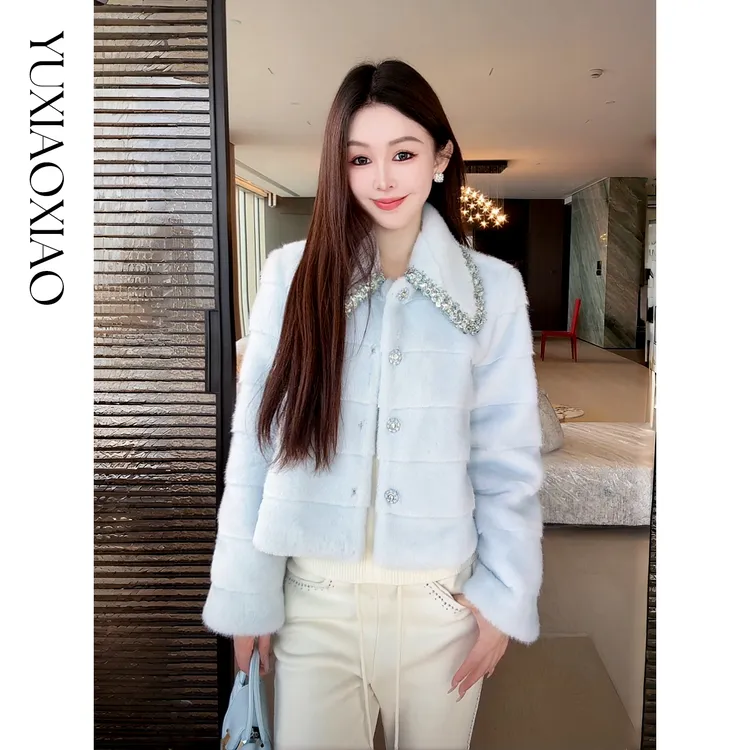 余潇潇【北欧奇遇】柔软舒适层次感重工织带精致翻领横排毛毛外套