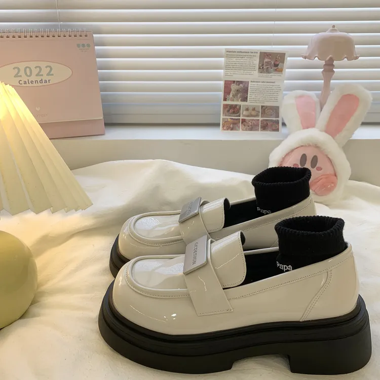 白色小皮鞋女2023年春季新款复古英伦风百搭甜酷ins潮厚底乐福鞋