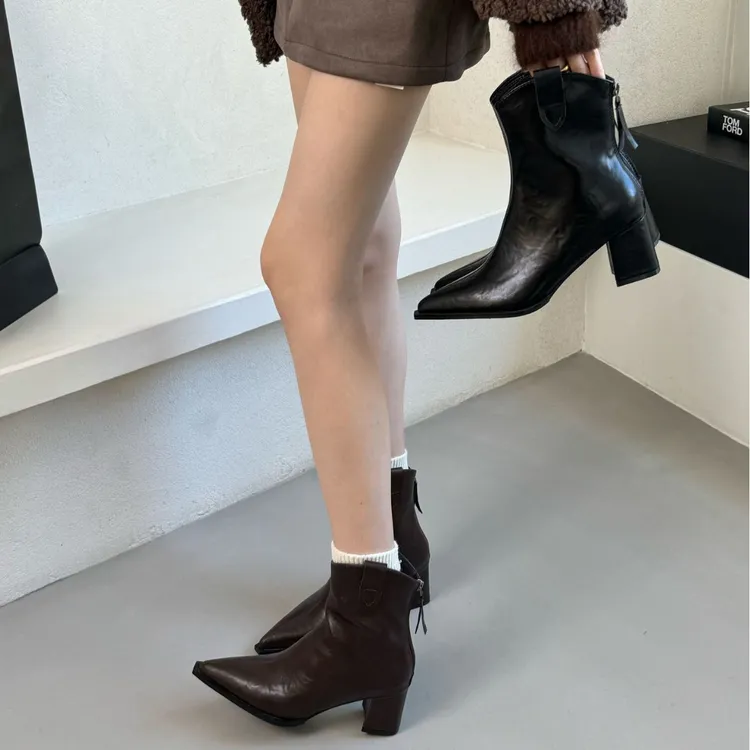 法式高跟粗跟尖头短靴女2024新款秋冬季短筒显瘦及踝马丁靴