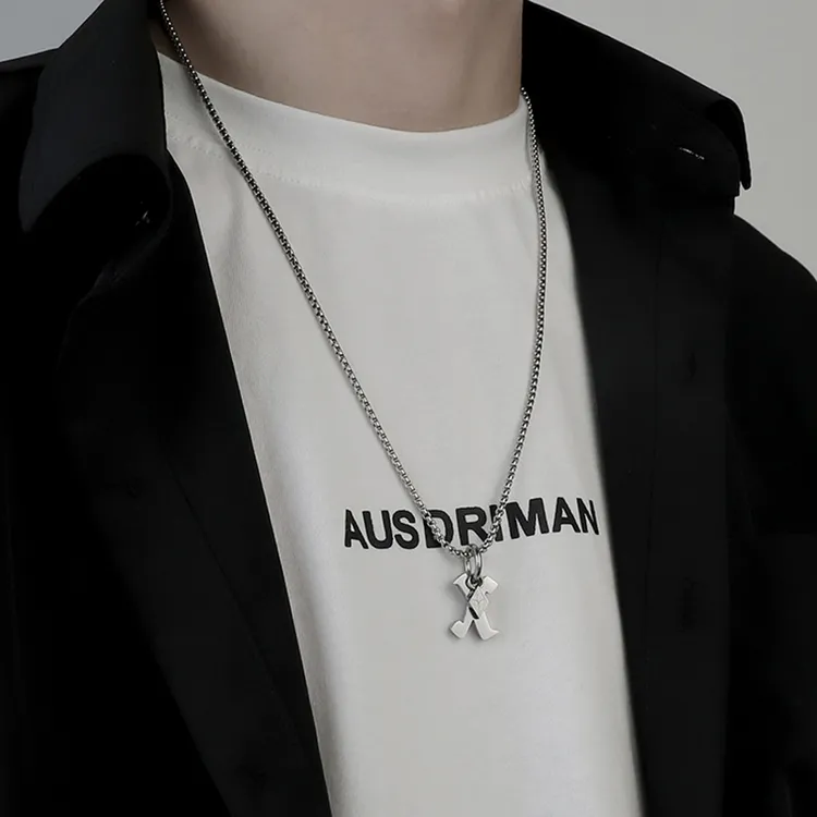 钛钢项链 字母吊坠项链潮轻奢时尚潮男个性冷淡风素款长款ins潮流