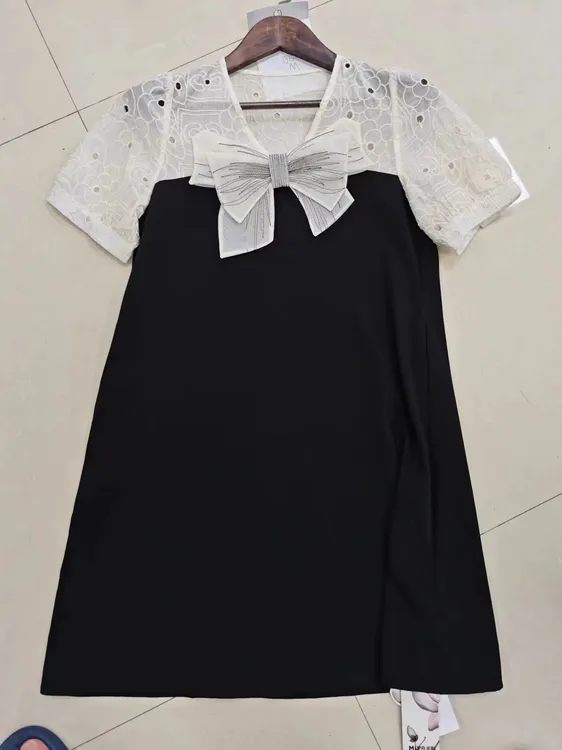 2024夏季最新款显瘦气质中长款洋气时尚连衣裙蝴蝶结