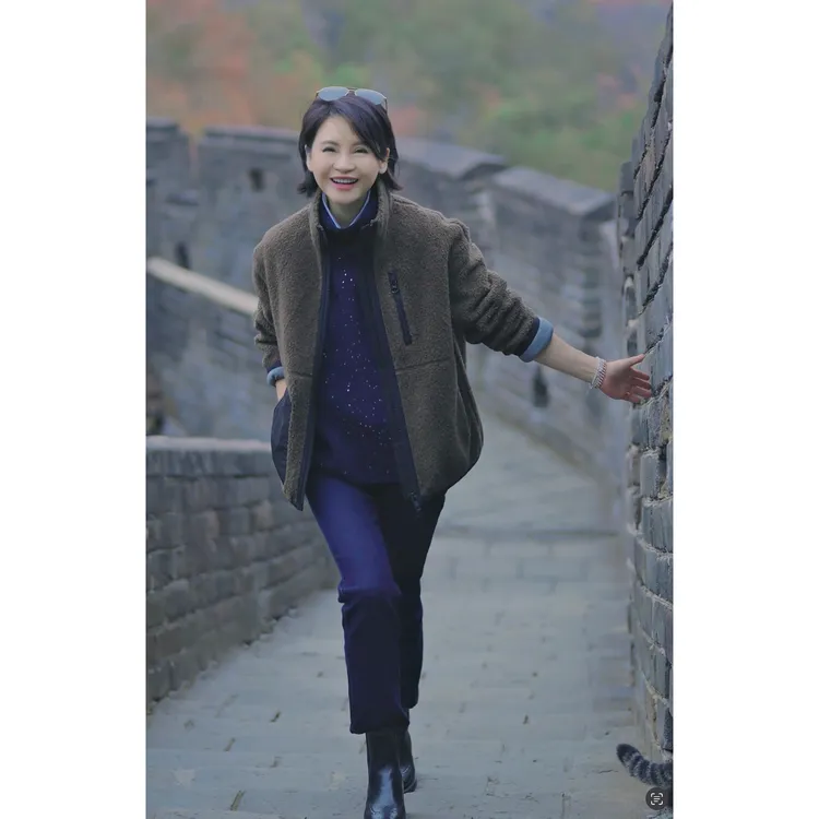 我是摩羯 暮色旅人 时尚休闲拼色拉链抽绳保暖百搭长袖外套夹克