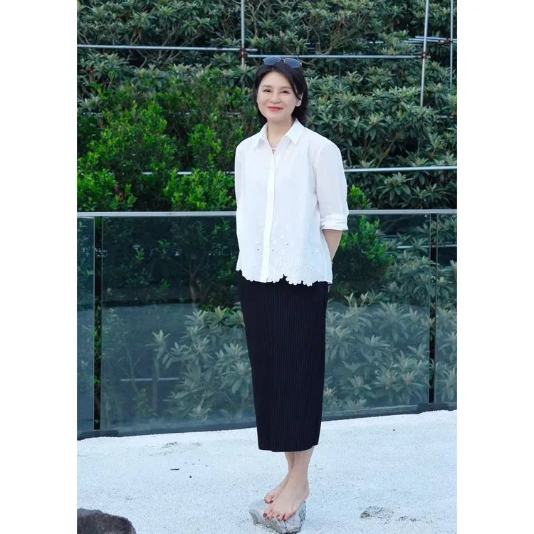 我是摩羯 锦绣未央 60支莱赛尔天丝棉万针刺绣镂空贝壳扣夏衬衫