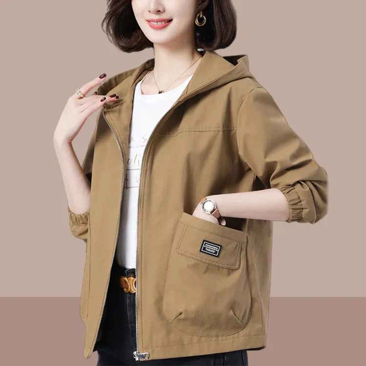 休闲大码宽松连帽女士短外套2025春秋新款中老年妈妈装减龄夹克