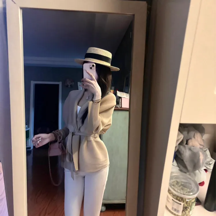 气质设计感翻领系带收腰褶皱外套女秋季新款时髦通勤百搭开衫上衣