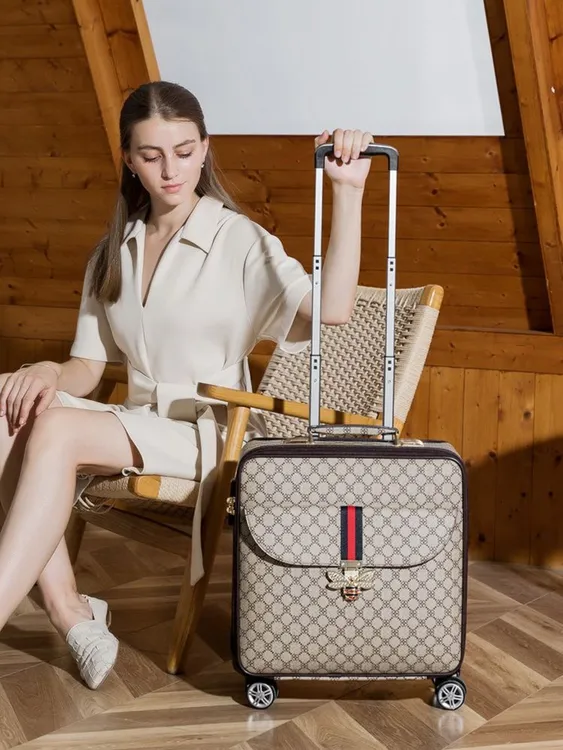 轻奢高颜值高档旅行箱轻便男网红登机旅行女士专用旅行箱