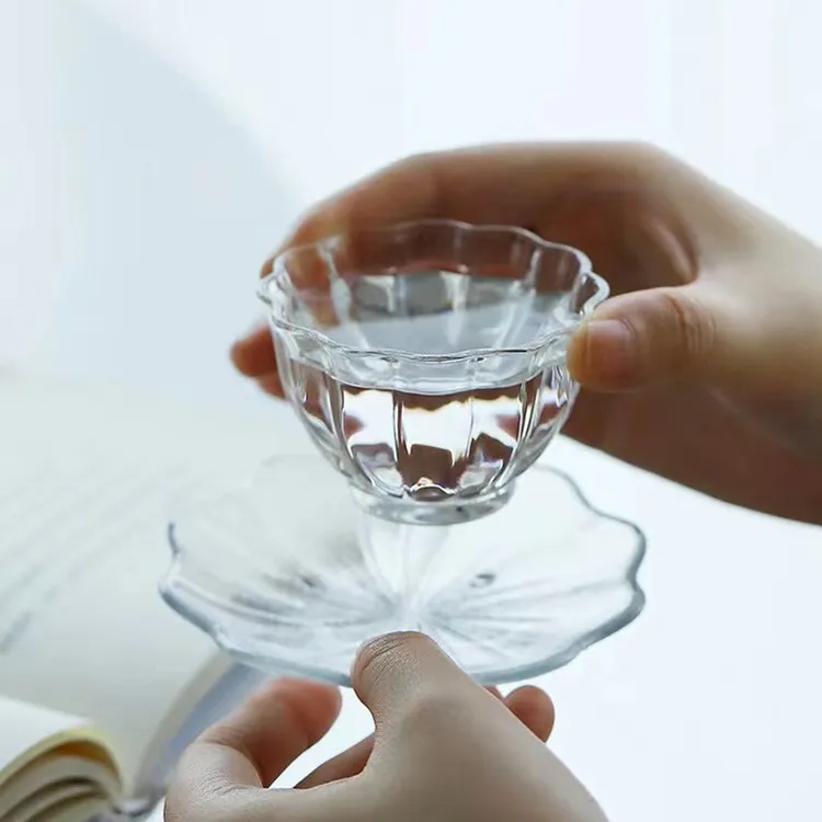 玻璃镜花品茗杯花型杯带杯垫耐高温通透女主人杯家用茶杯