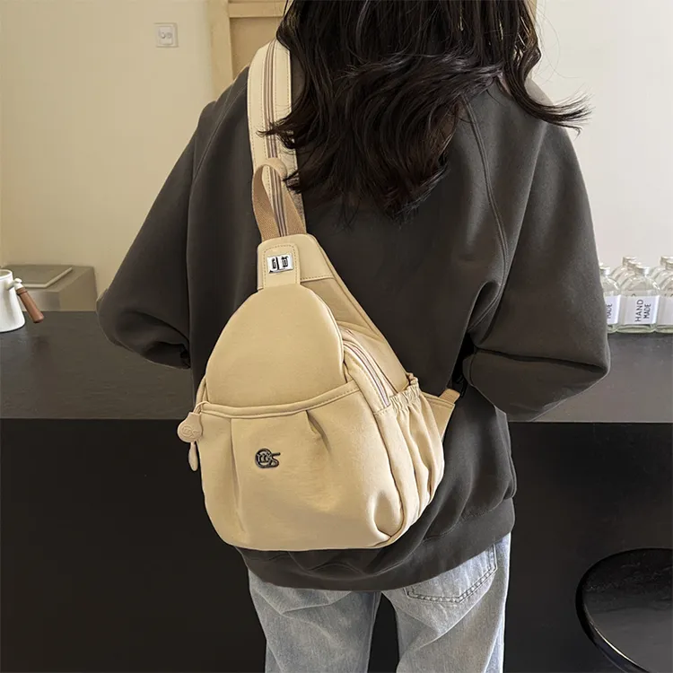 女式单肩斜挎包百搭通勤包包大容量经典女包斜挎小包背包女双肩包