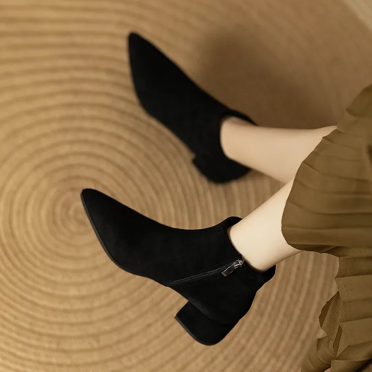 磨砂皮马丁靴子女2025年秋冬黑色裸靴中跟加绒尖头粗跟切尔西短靴