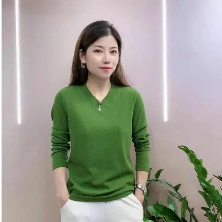 怡特美春季新款设计感纯色百搭罗纹V领长袖T恤22911