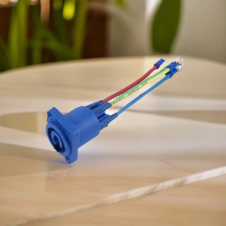 20A电源蓝色电源输入插座LED大屏舞台灯光光束灯插座插头直通箱