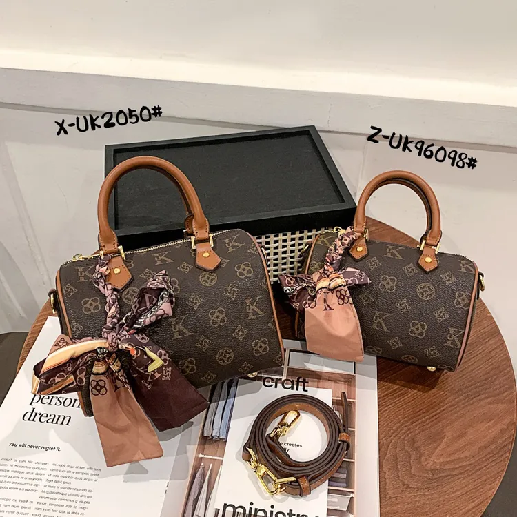 UK正品大容量波士顿枕头包96098