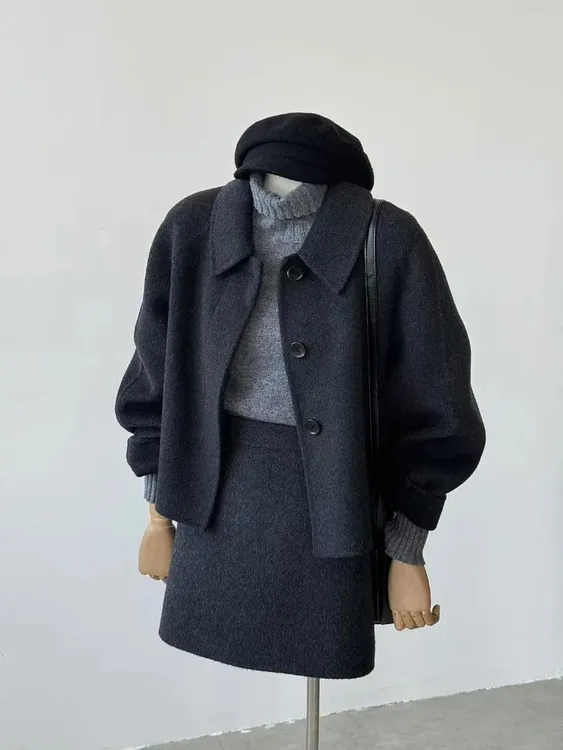 2025秋冬新款韩版搭配呢子外套大衣女搭配高领毛衣短裙保暖三件套