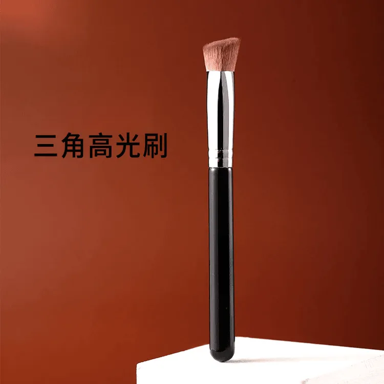 【三角高光刷】软毛熨斗刷 腮红刷 遮瑕刷化妆刷 新手便携不吃粉刷@商品图