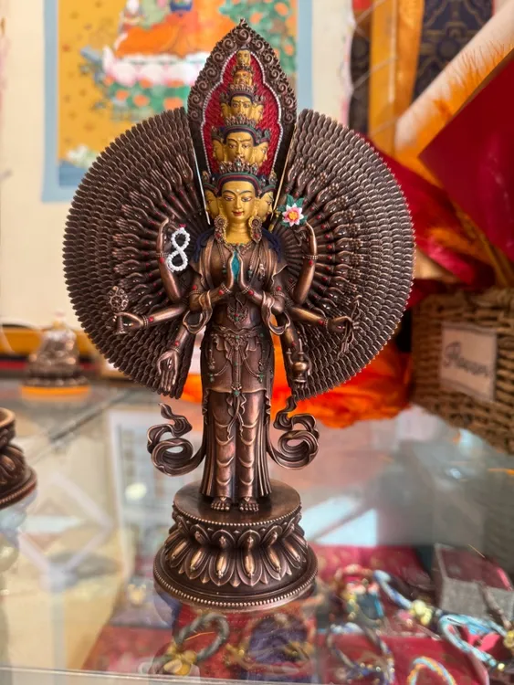 脸纯金的千手观音精品佛像