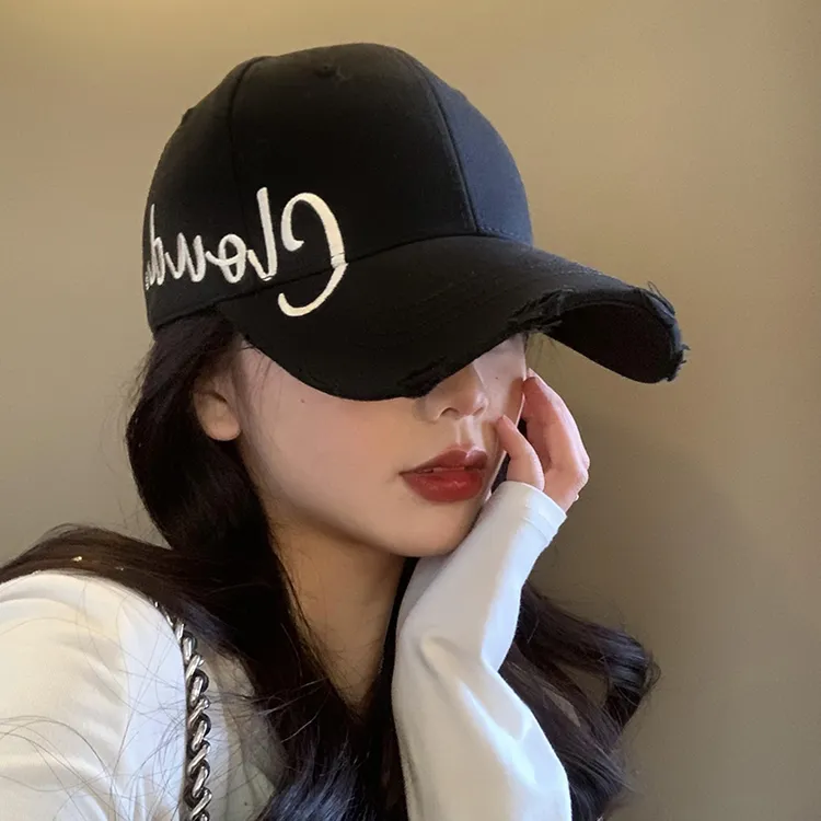 黑色硬顶棒球帽女2024新款大头围黑色鸭舌帽字母宽帽檐显脸小帽子