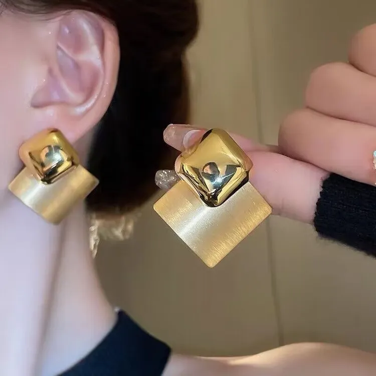 金色拉丝菱形耳环2025新款爆款高级感耳钉复古港风时尚气质耳饰女