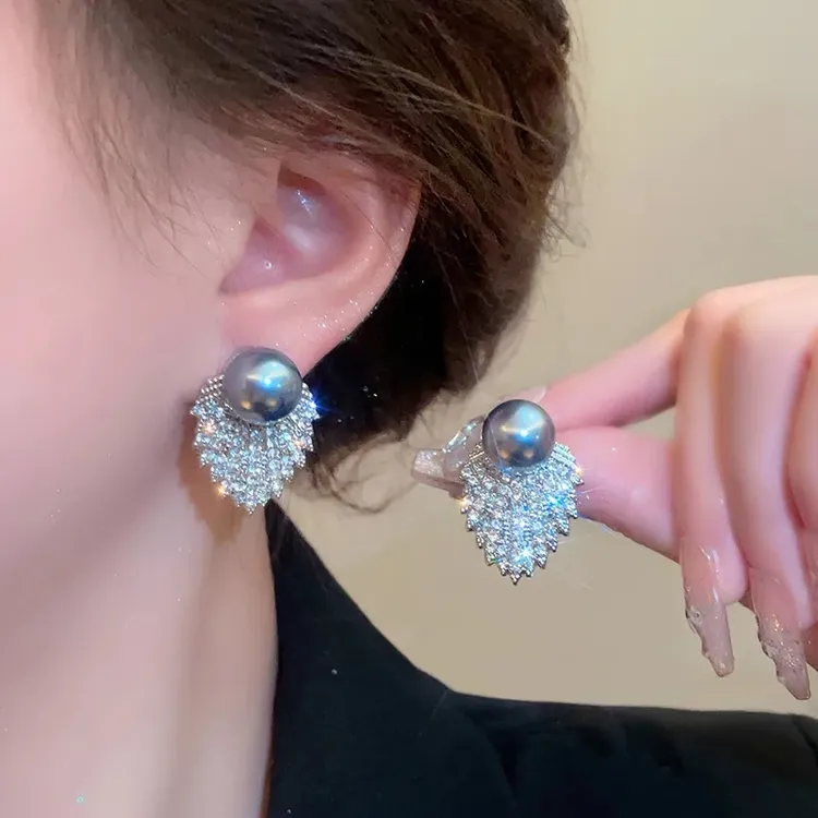 轻奢仿珍珠耳环2025新款爆款高级感精致耳钉时尚气质耳饰