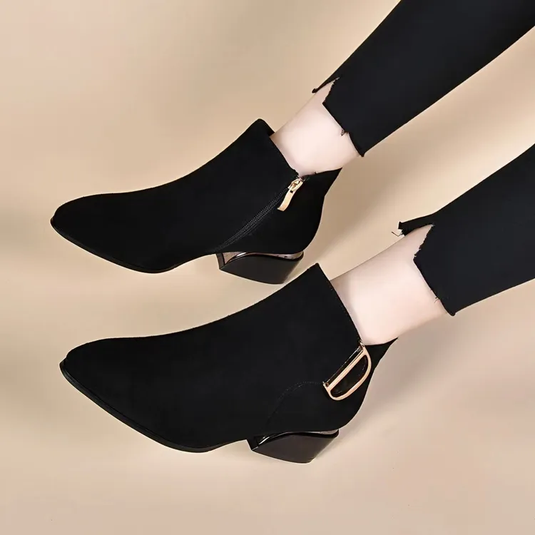 羊皮加绒侧拉链软皮短靴女2024年秋冬新款尖头粗跟黑色百搭时装靴