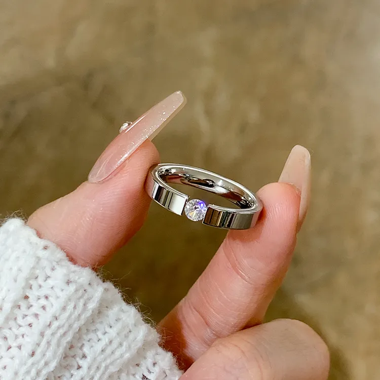 钛钢戒指 银色单钻钛钢戒指女小众设计素圈戒指女轻奢尾戒食指环
