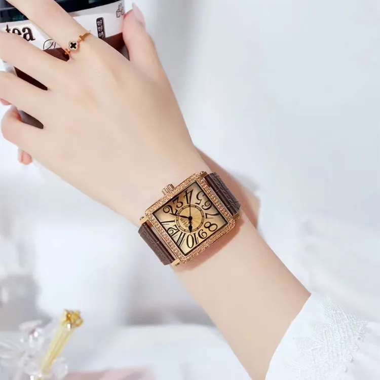 22年新款手表女霸气大表盘方形穆勒法兰克水钻韩国复古时尚高级感
