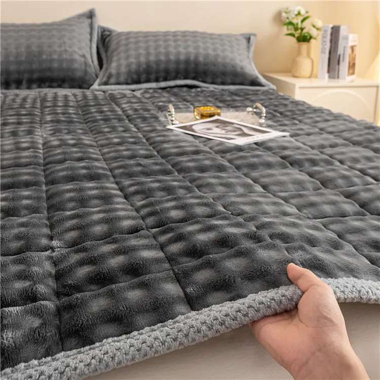 A类加厚牛奶泡泡绒床垫床褥床盖家用学生宿舍保暖防滑床护软垫子