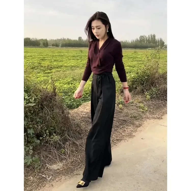 早秋高级感2025新款V领交叉上衣长袖高腰细带阔腿裤两件套