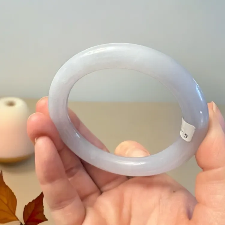 天然翡翠手镯A货冰透精美美人镯