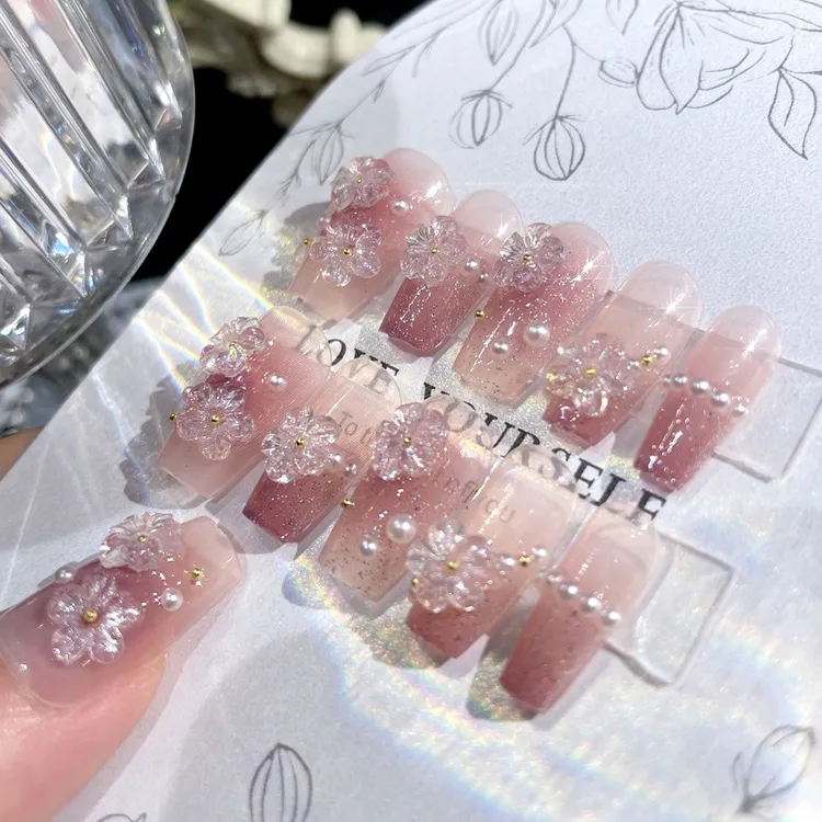 小清新穿戴甲手工美甲ins纯欲风闪粉 假指甲贴片中款立体花朵珍珠