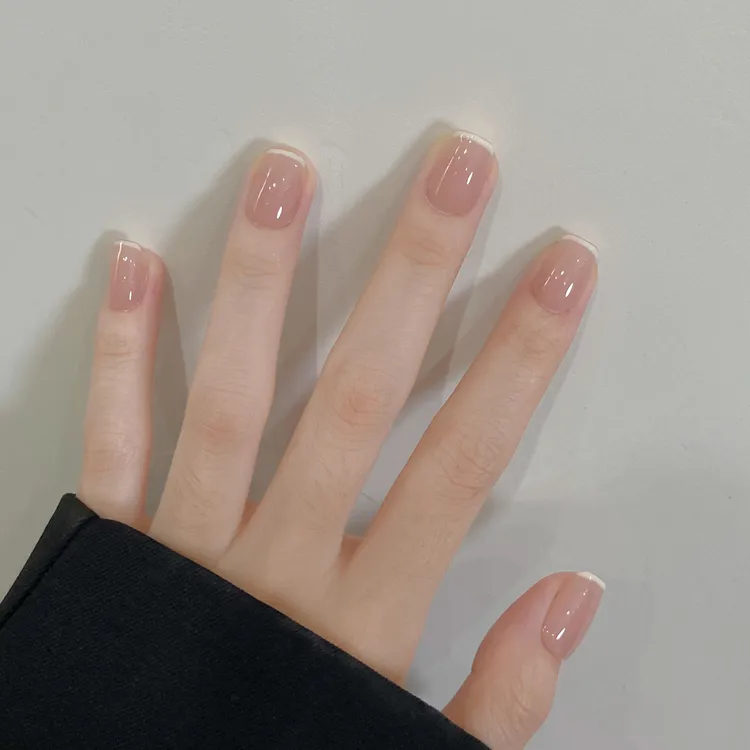 裸茶奶昔 手工穿戴甲裸色米白法式短方通勤气质温柔显白美甲贴片