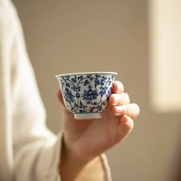 青花缠枝莲单杯主人杯客杯家用功夫茶具中式喝茶杯茶盏 A8627