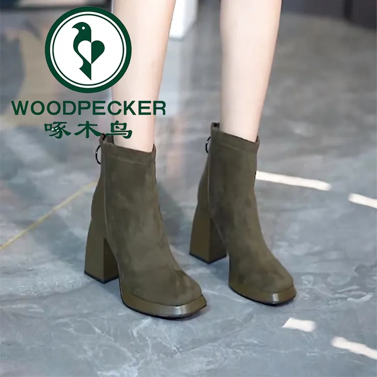 啄木鸟高跟短靴女2025年新款方头厚底防水台后拉链百搭粗跟马丁靴