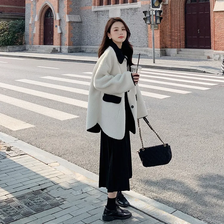 小香风撞色拼接皮毛一体外套女2025秋冬新款两面穿羊羔毛加绒大衣