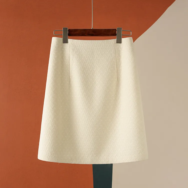 毛呢包臀半身裙女2025秋冬新款气质加厚a字裙高腰显瘦小个子短裙