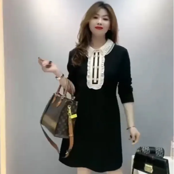 新款秋冬长袖气质显瘦蕾丝拼接中长款百搭时尚修身减龄遮肚连衣裙