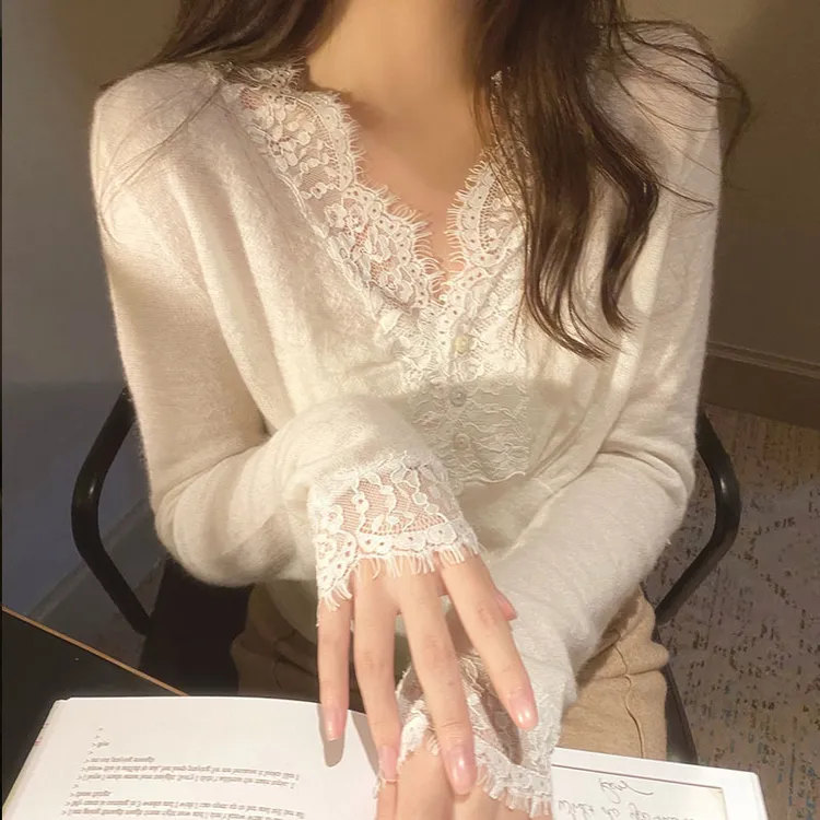 白色V领蕾丝针织打底衫女2025早秋新款洋气内搭法式时尚气质上衣