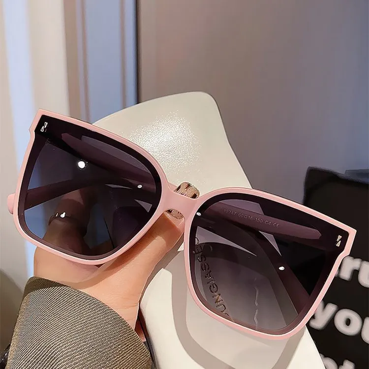 偏光粉框墨镜女夏网红百搭时尚潮太阳眼镜街拍防紫外线显瘦高级感