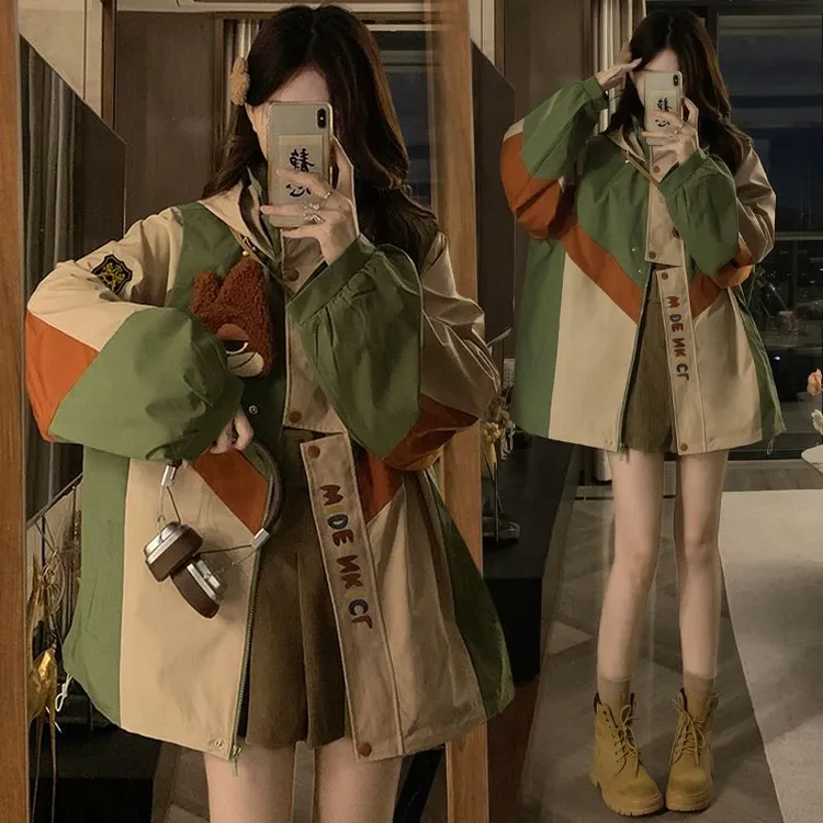 山系露营情侣时尚冲锋衣宽松风衣2024秋冬新款学院风连帽重工外套