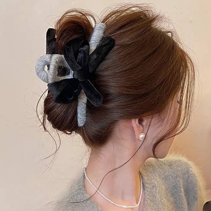 静谧蓝~头发抓夹女丝绒蝴蝶结鲨鱼夹大号盘发夹秋冬发饰2025新款