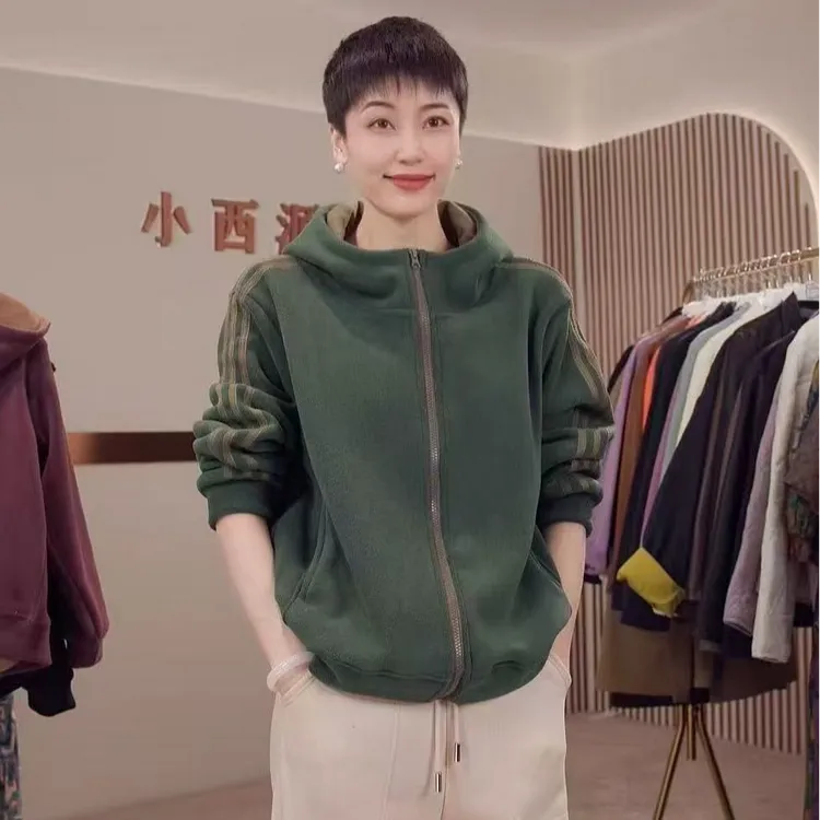 秋冬季新款保暖常规款连帽女长袖短外套运动双面奥粒绒加厚