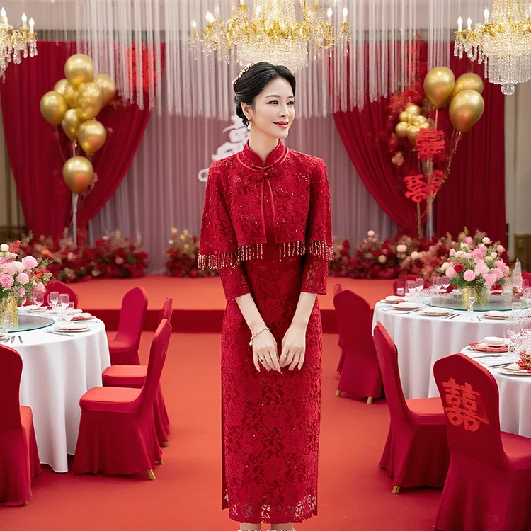 10月份喜婆婆婚宴装2025新款妈妈礼服平时可穿旗袍蕾丝披肩两件套